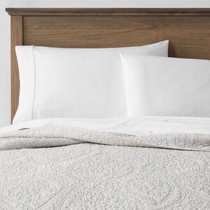 Threshold White Quilted Bedspread with White Pillow Shams